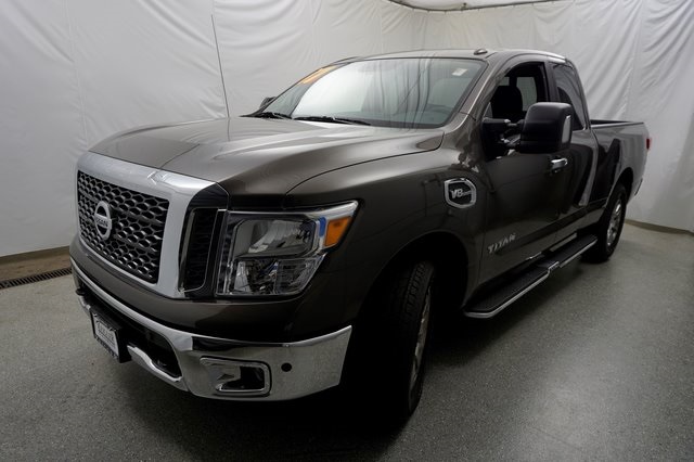 Pre Owned 2017 Nissan An Sv Extended Cab In Schaumburg Pf1518 Pre Owned 2017 Nissan An Sv